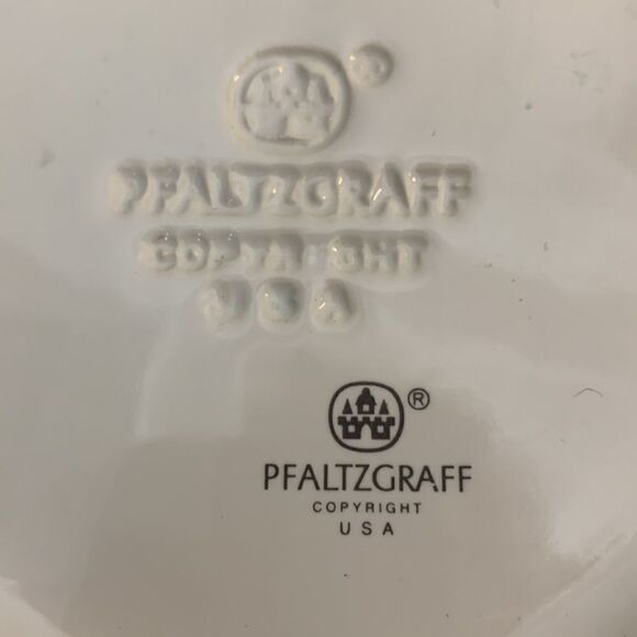 Pfaltzgraff USA Round Serving Bowl 9 Inches Round Cherries Plum Peaches Blue - Picture 6 of 7